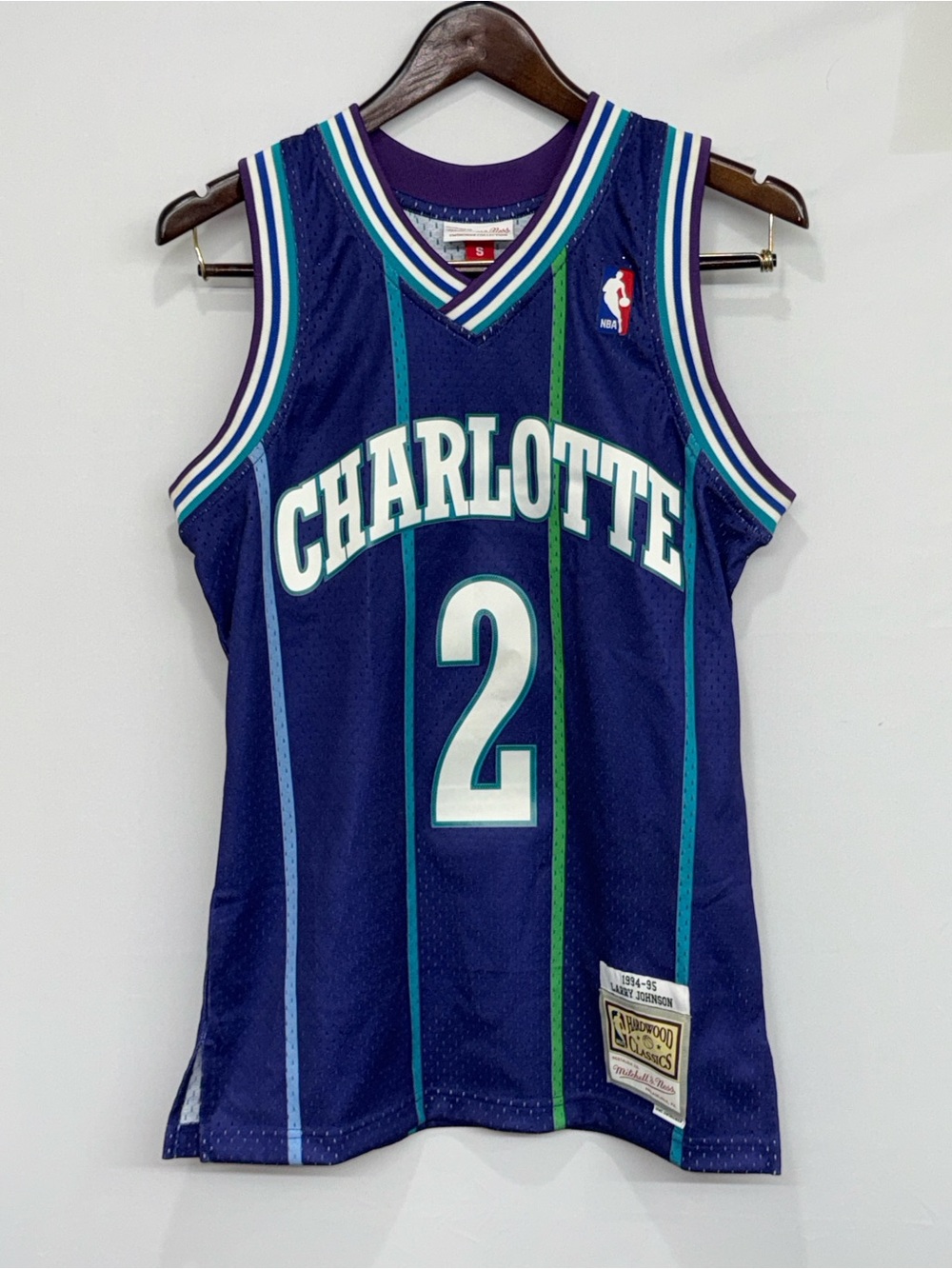Larry Johnson Charlotte Hornets Swingman Alternate Jersey Men's Small NBA